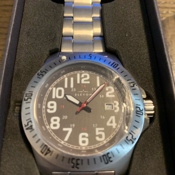 Men’s Elevon Watch- New - Picture 3 of 8